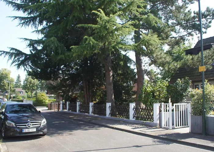 An Der Tanne Mit Ueberdachter Terrasse Düsseldorf