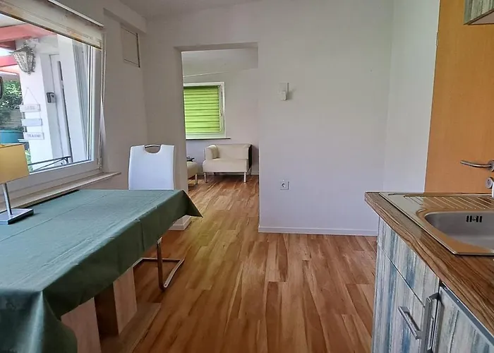 Lejlighed An Der Tanne Mit Ueberdachter Terrasse Düsseldorf