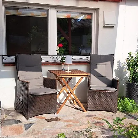 An Der Tanne Mit Ueberdachter Terrasse Düsseldorf